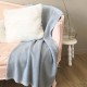plaid laine tricotée Maison Bonnefoy coloris ciel en ambiance